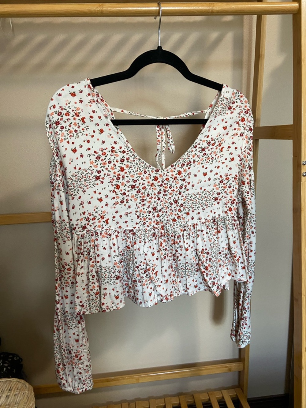 Arizona Jean Company White and Red Floral Peplum Blouse